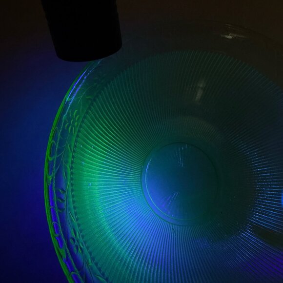Imperial Glass Prism and Daisy Green Depression Bowl Uranium Glass UV Glow - Picture 7 of 9